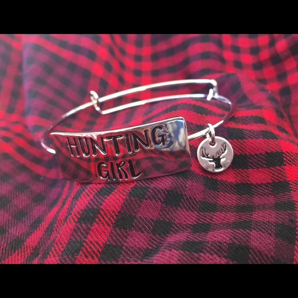 Hunting Girl Bracelet. New!!